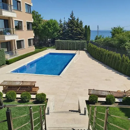 Eleganse Residence Apartment *