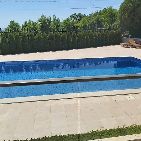 Eleganse Residence *
