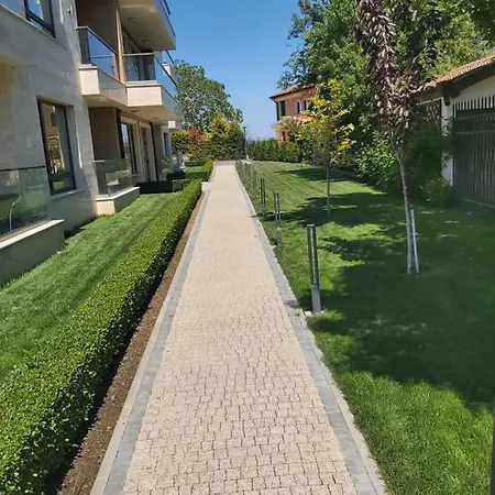 Eleganse Residence Apartment